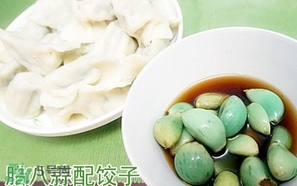 臘八蒜霉了可以吃嗎？發(fā)霉的大蒜可以腌制臘八蒜嗎？