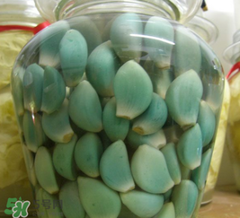 臘八醋里的蒜能吃嗎？臘八醋里的蒜好吃嗎？
