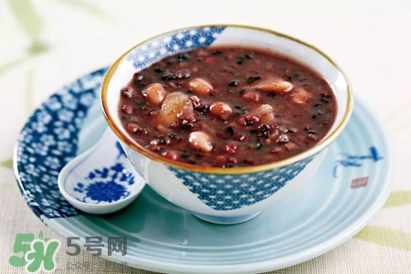 臘八飯熱量高嗎？吃臘八飯會(huì)發(fā)胖嗎？