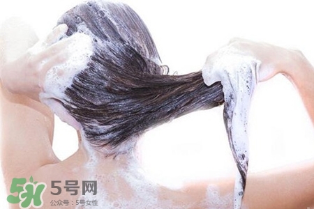 冬天洗澡水溫多少合適？冬天洗澡熱水器多少度合適？