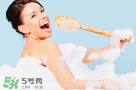 冬天洗澡水溫50度行嗎？50度的水可以洗澡嗎？