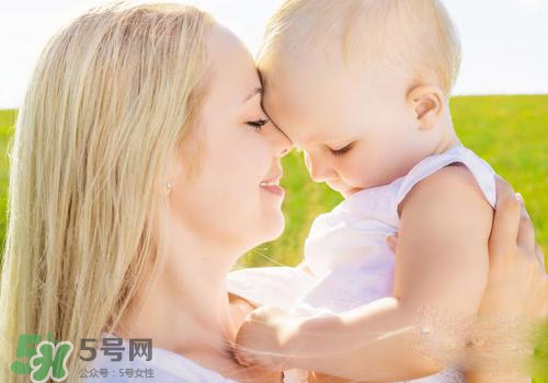 寶寶半歲添加什么輔食？寶寶半歲吃什么？
