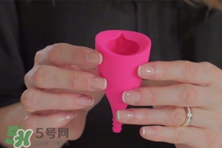 使用月經(jīng)杯怎么小便？用月經(jīng)杯上廁所怎么辦？