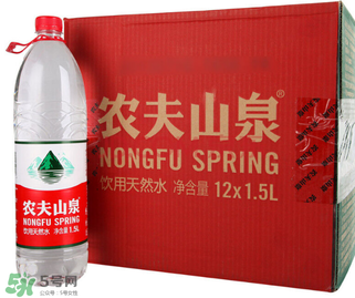 礦泉水會過期嗎？礦泉水過期了還能喝嗎？