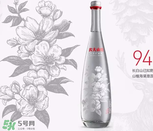 礦泉水會過期嗎？礦泉水過期了還能喝嗎？