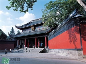 杭州春節(jié)穿什么衣服？過年春節(jié)去杭州穿什么？