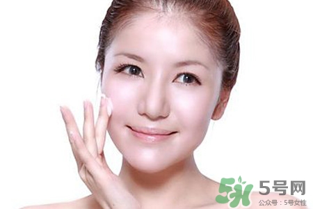 卸妝膏和卸妝水哪個(gè)好？卸妝膏和卸妝水的區(qū)別