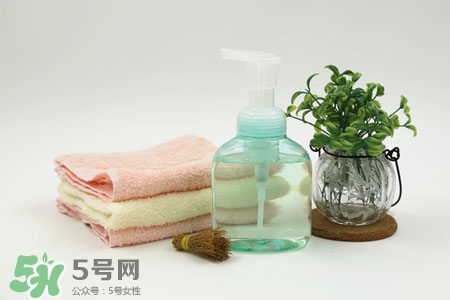 洗衣服能用洗手液嗎？洗手液可以洗衣服嗎？