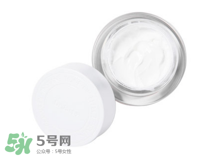 用素顏霜之前要用什么？素顏霜前還有涂抹什么