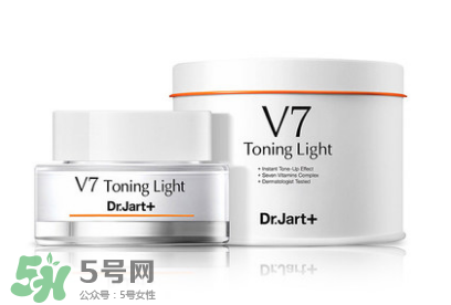 用素顏霜之前要用什么？素顏霜前還有涂抹什么