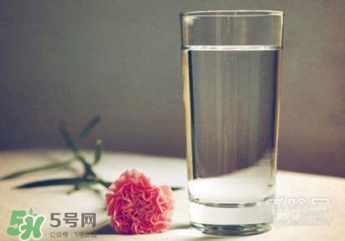 高血壓早上能喝鹽水嗎？高血壓早上喝鹽水的好處？