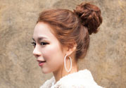 假發(fā)怎么扎丸子頭？假發(fā)丸子頭包怎么帶