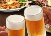 吃燒烤能喝啤酒嗎？吃燒烤喝啤酒好嗎？