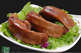 豬舌頭上的白苔怎么撕下來？豬舌頭上的白苔能吃嗎？