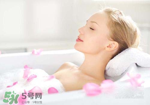 牛奶浴多久泡一次最好？牛奶浴一次泡多久？