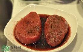 自己在家怎么腌牛排？自己在家腌制牛排需要什么材料？