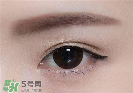 眼影和眼線哪個(gè)先畫(huà)?先畫(huà)眼線還是眼影?