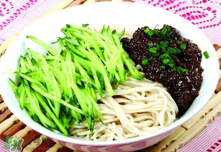 減肥可以吃炸醬面嗎？減肥期間吃炸醬面會(huì)胖嗎？