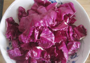 紫甘藍(lán)生吃好還是熟吃好？紫甘藍(lán)怎么吃最營養(yǎng)？