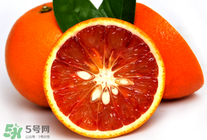 血橙和普通橙子有什么區(qū)別？血橙比普通的橙子好吃嗎？