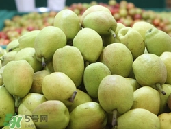 香梨表面一層滑滑的是什么？香梨表面為什么油油的？
