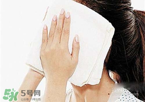 熱毛巾敷臉能祛痘嗎？長痘怎么用熱毛巾敷臉？