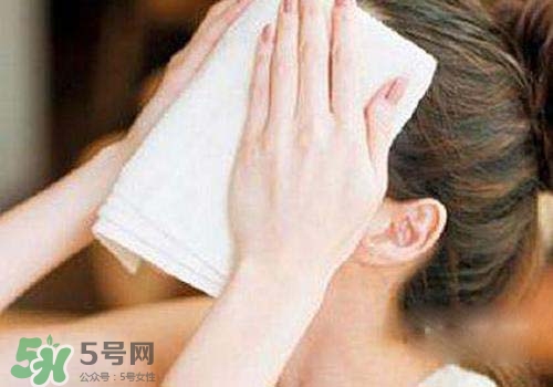 熱毛巾敷臉能祛痘嗎？長痘怎么用熱毛巾敷臉？
