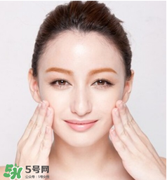 精華什么年紀(jì)用？精華什么年齡開始用？