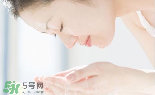 用白醋洗臉能祛斑嗎？白醋洗臉祛斑作用大嗎