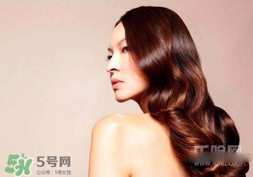 燙發(fā)的藥水貴的和便宜的都一樣嗎？燙發(fā)的藥水貴的和便宜的哪個(gè)好？