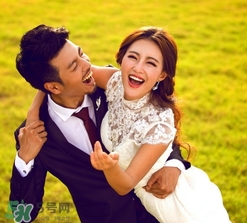 拍婚紗照可以戴眼鏡嗎？拍婚紗照戴眼鏡好不好？