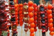 做糖葫蘆的紅色是什么？糖葫蘆外面紅色的是色素嗎？