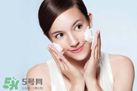 春天臉上冒痘痘怎么辦？為什么春天臉上容易出痘？