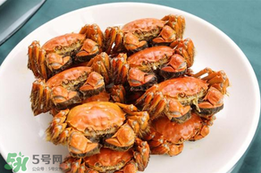 春天吃螃蟹應(yīng)該選公的好還是母的好？春天螃蟹是公的好還是母的？