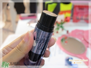 貝玲妃高光棒怎么用？貝玲妃高光棒使用方法