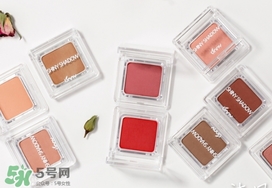 眼影飛粉是什么意思？眼影怎么才算飛粉