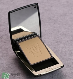 嬌蘭金鉆粉餅好用嗎？嬌蘭金鉆粉餅怎么樣？
