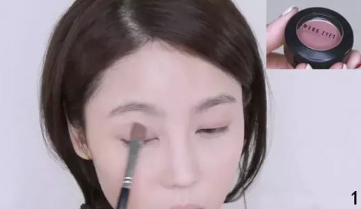 干玫瑰色妝容怎么化？干玫瑰色妝容畫法步驟
