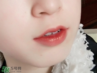 磚紅色和豆沙色的區(qū)別 磚紅色和豆沙色哪個(gè)好看？