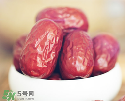 灰棗和和田棗哪個補(bǔ)血？灰棗和和田棗的區(qū)別