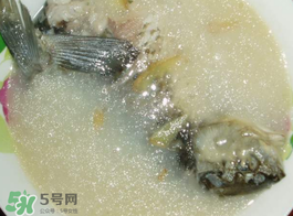鯽魚湯怎么做才白？鯽魚湯怎么熬成奶白色？