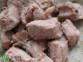 排骨發(fā)霉可以吃嗎？發(fā)霉的排骨能吃嗎？