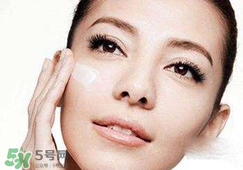 補水霜可以晚上用嗎？補水霜晚上怎么用？