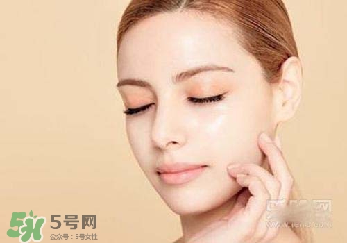 補水霜可以晚上用嗎？補水霜晚上怎么用？