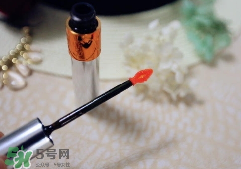 ysl唇油怎么用？ysl唇油使用方法
