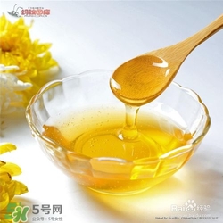 嘴唇干燥是什么原因？嘴唇干裂脫皮怎么辦？