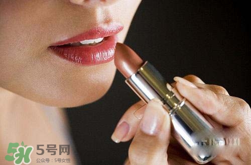 口紅過敏是怎樣的？口紅過敏怎么辦？