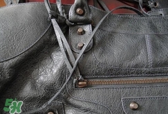 巴黎世家機(jī)車(chē)包真假怎么辨別?balenciaga機(jī)車(chē)包真假鑒別圖