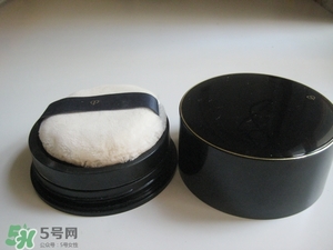cpb散粉和紀(jì)梵希散粉哪個(gè)好？cpb散粉和紀(jì)梵希散粉對比