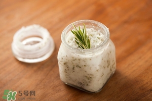唇部磨砂膏多久用一次？唇部磨砂膏可以天天用嗎？